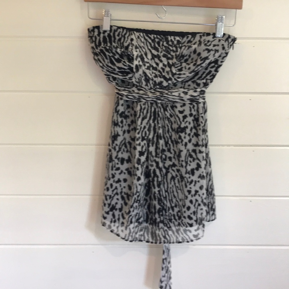 Sleeveless leopard print blouse